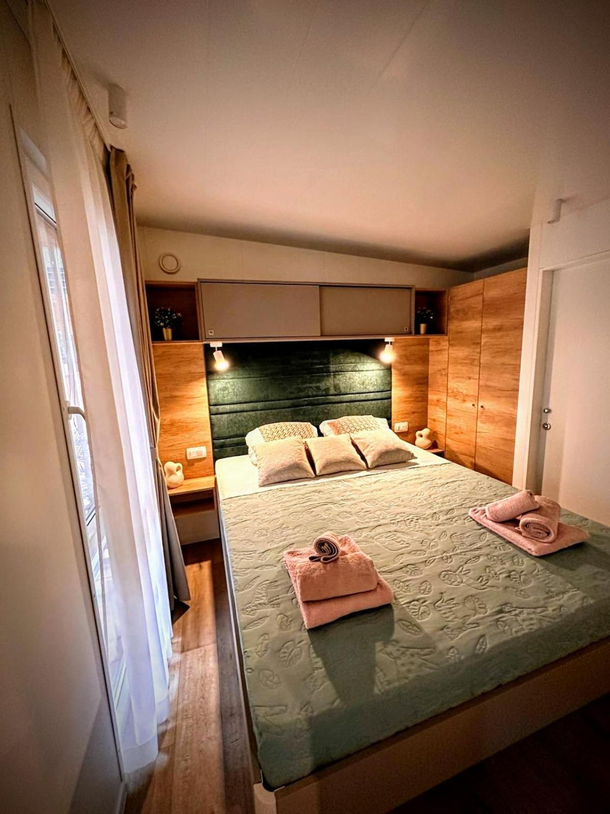 Mobile Home Tasha Biograd Na Moru Zewnętrze zdjęcie