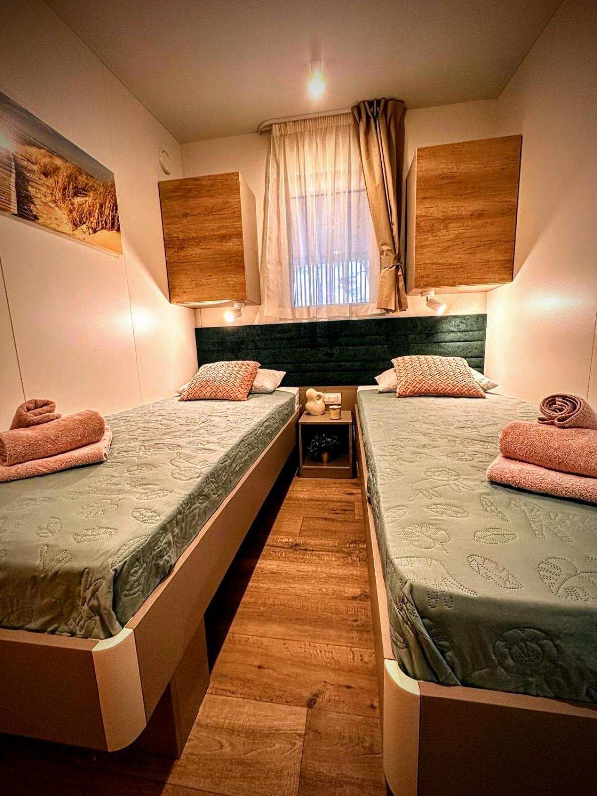 Mobile Home Tasha Biograd Na Moru Zewnętrze zdjęcie