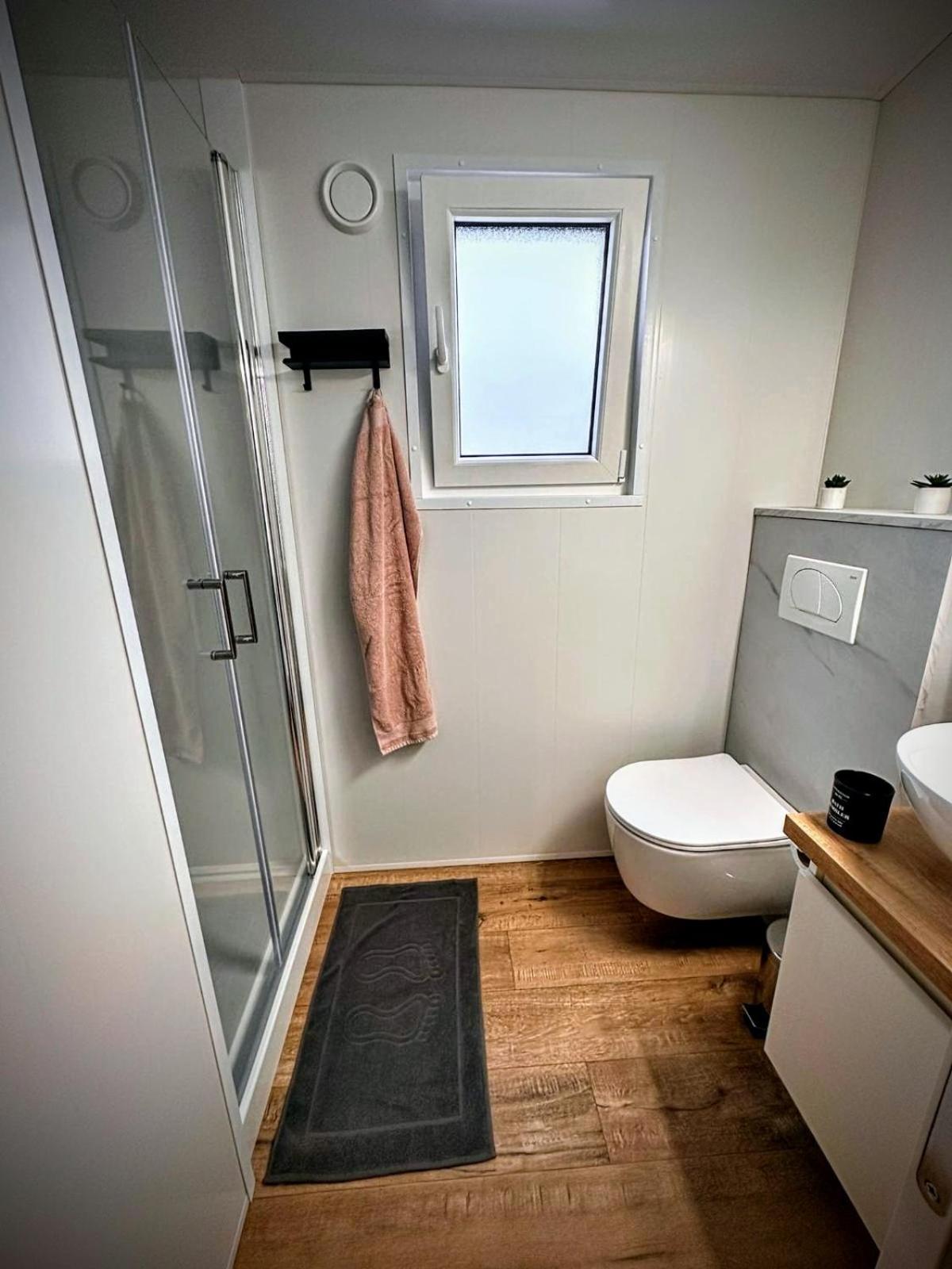 Mobile Home Tasha Biograd Na Moru Zewnętrze zdjęcie