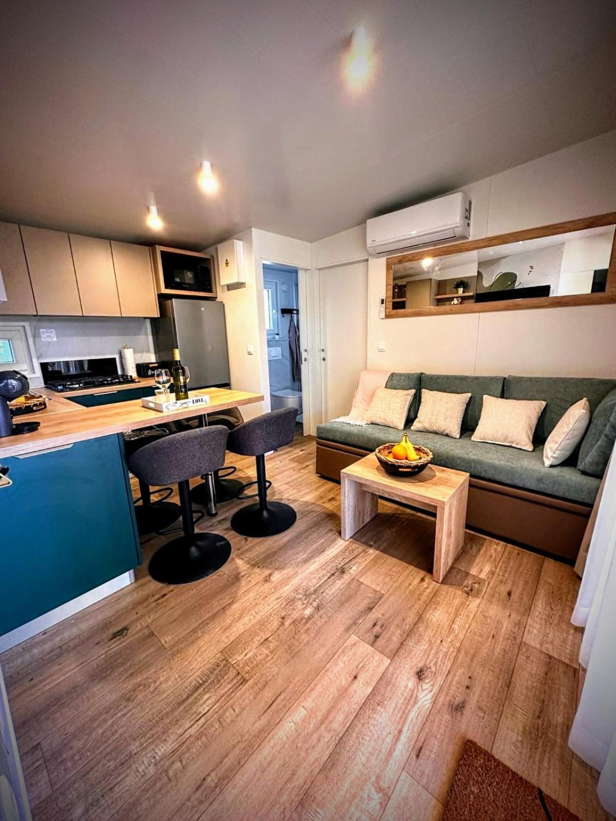 Mobile Home Tasha Biograd Na Moru Zewnętrze zdjęcie