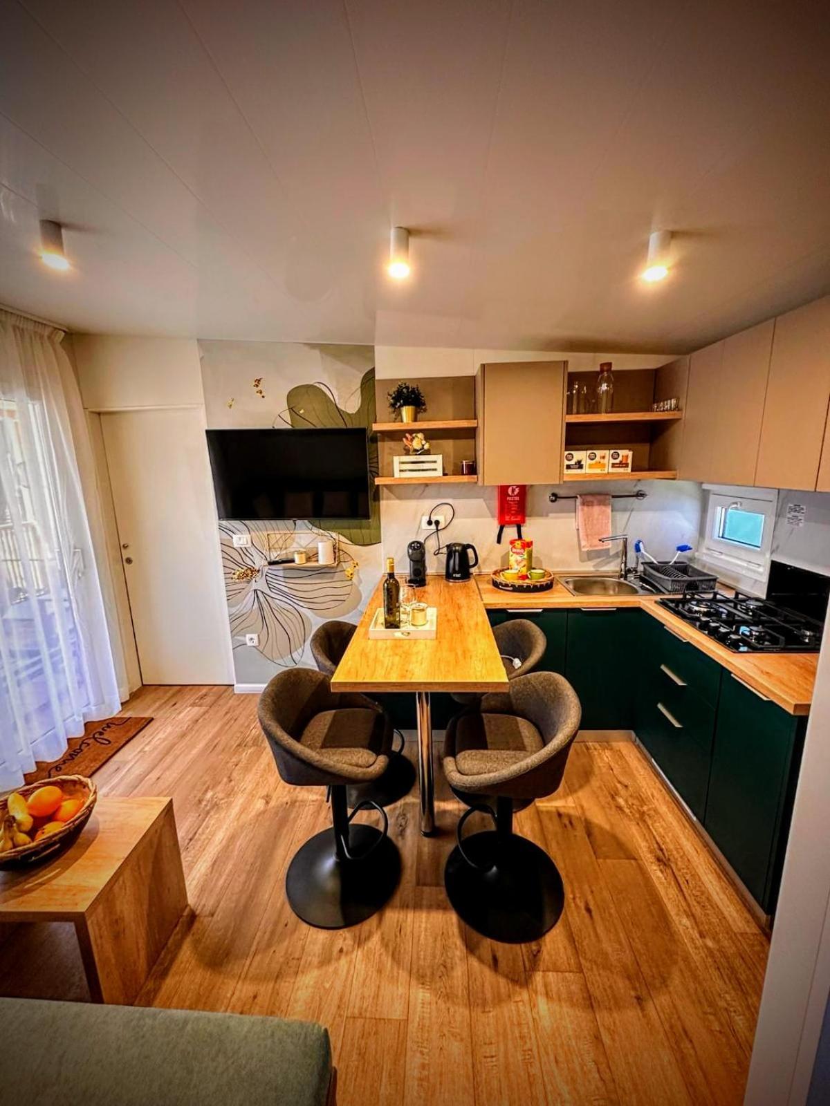 Mobile Home Tasha Biograd Na Moru Zewnętrze zdjęcie
