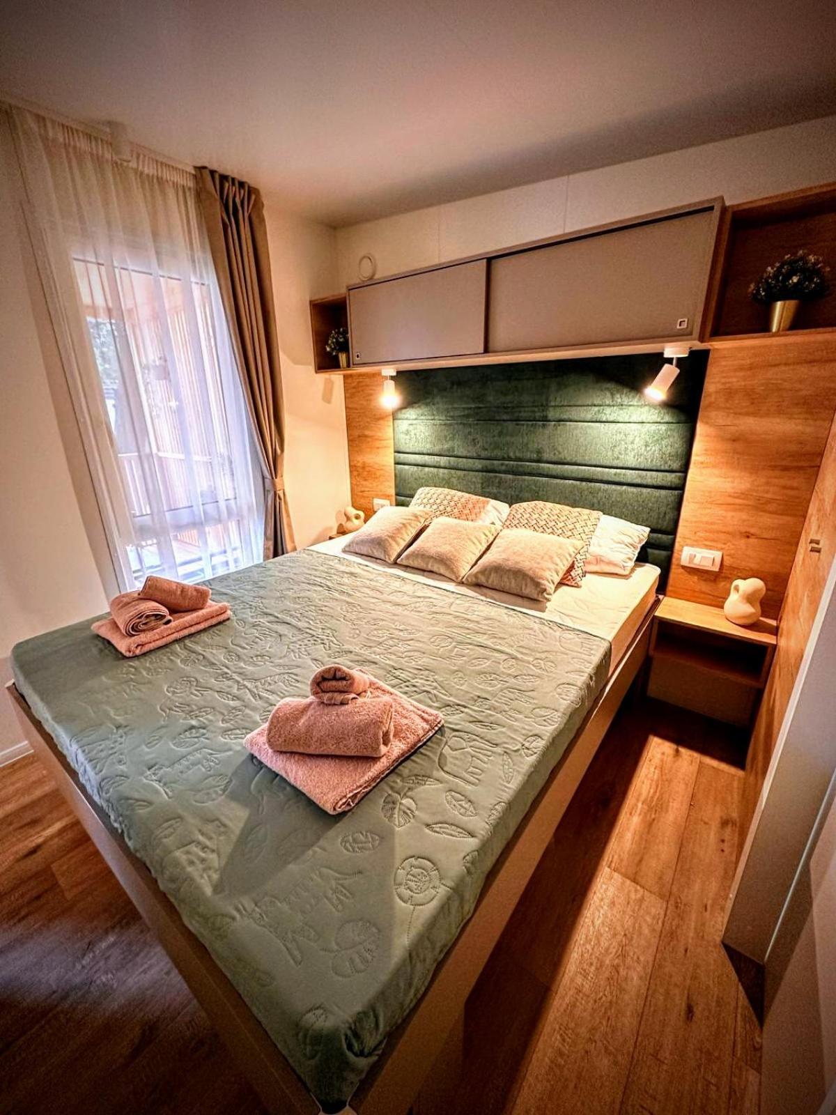 Mobile Home Tasha Biograd Na Moru Zewnętrze zdjęcie