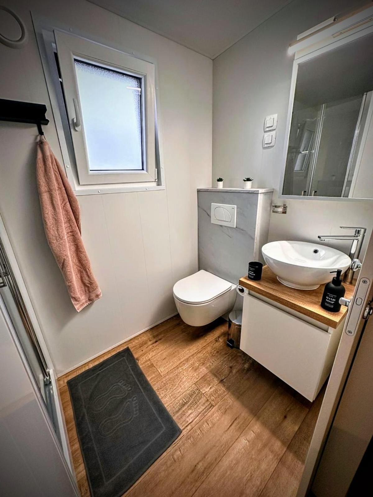 Mobile Home Tasha Biograd Na Moru Zewnętrze zdjęcie